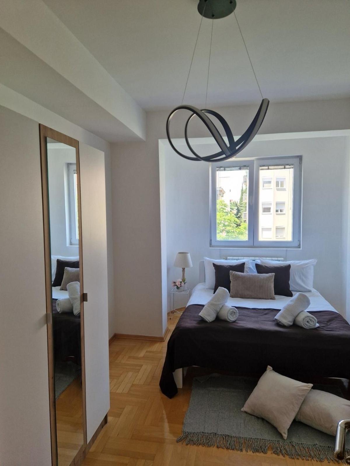 Kamche Lux Apartment Skopje Buitenkant foto