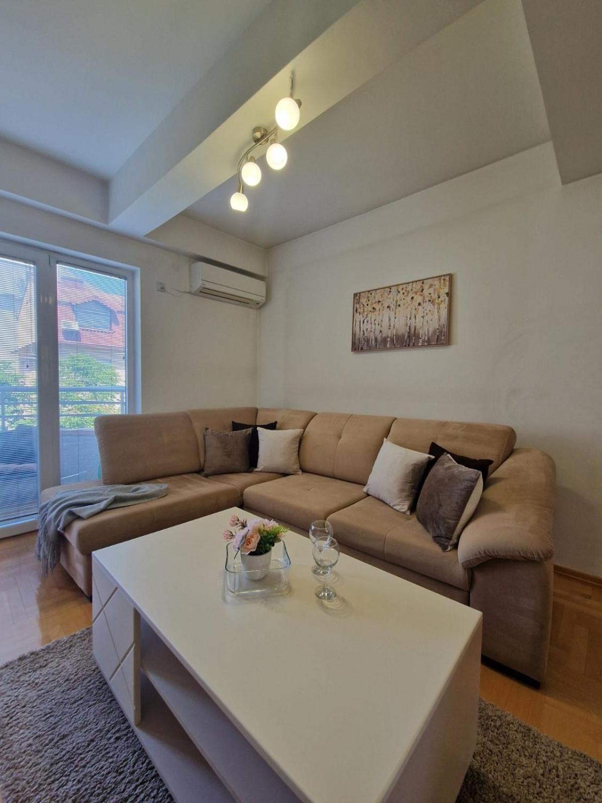 Kamche Lux Apartment Skopje Buitenkant foto