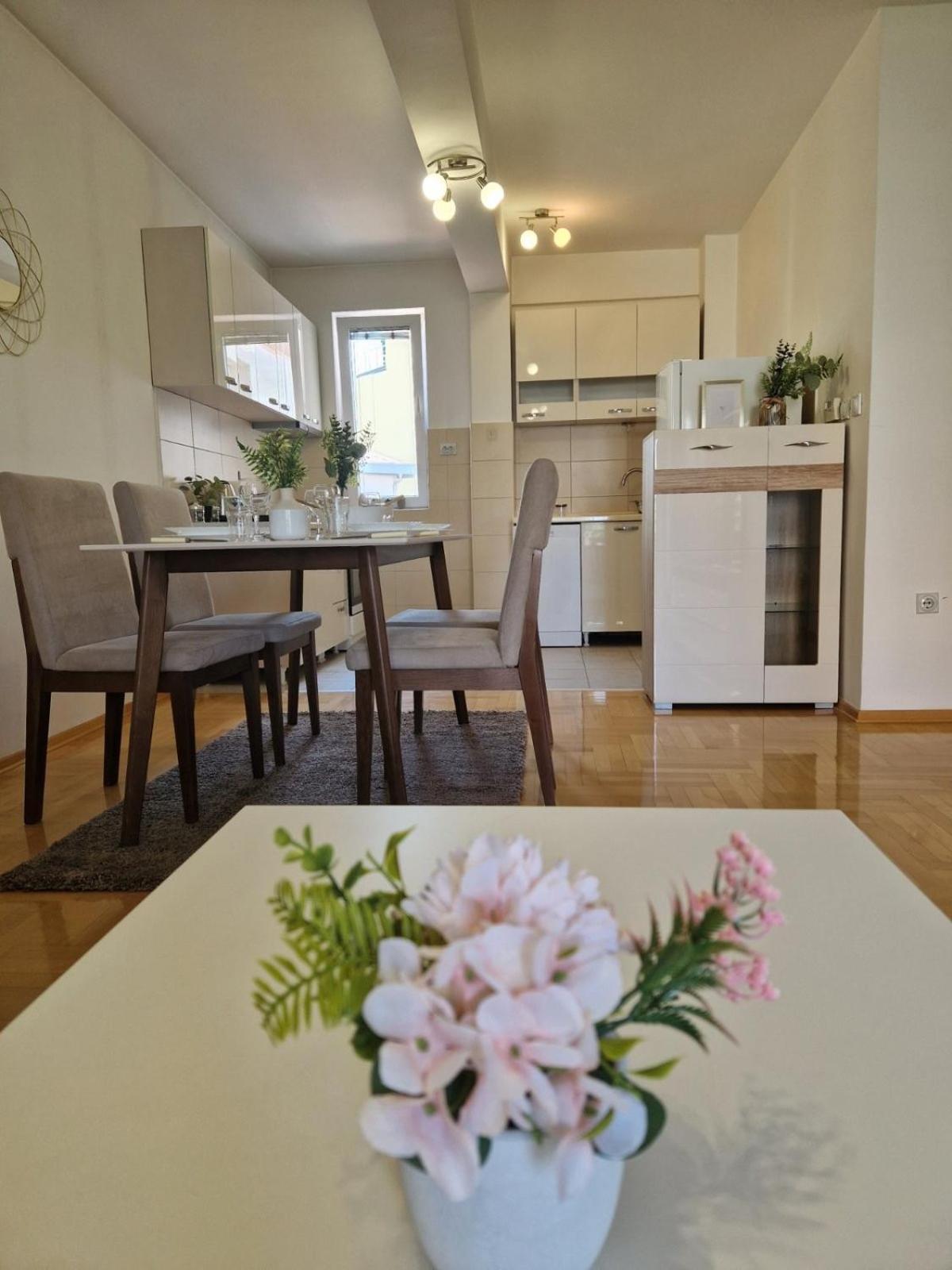 Kamche Lux Apartment Skopje Buitenkant foto